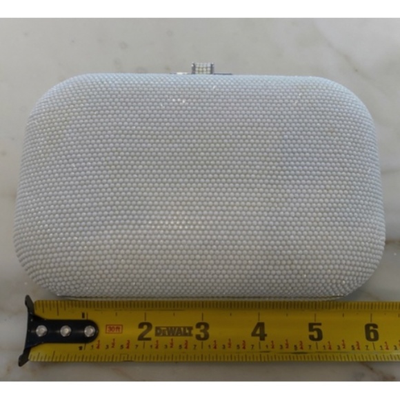 JUDITH LEIBER WHITE CHAULK CRYSTAL CLUTCH & CHAIN - Picture 8 of 17